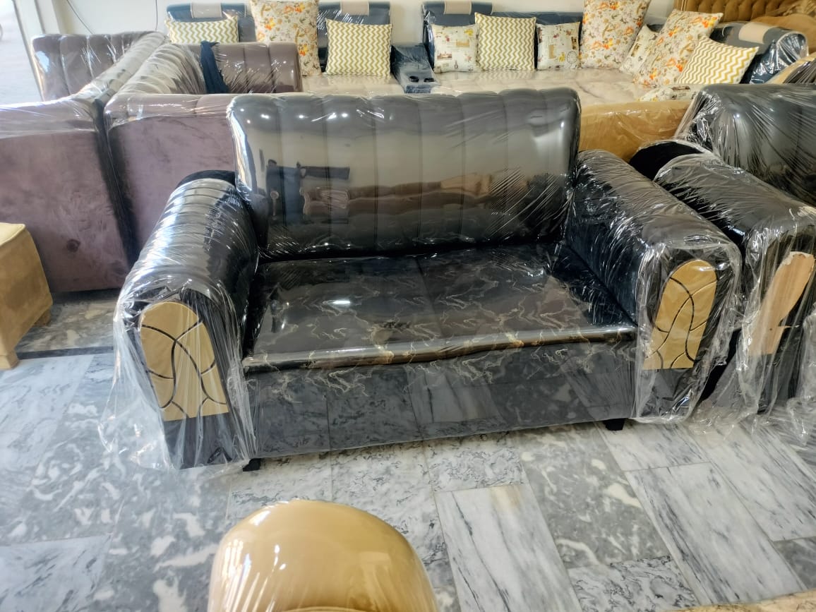 Black sofa
sofa set